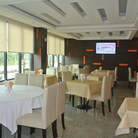 S Tara Grand Hotell Surat Thani Exteriör bild
