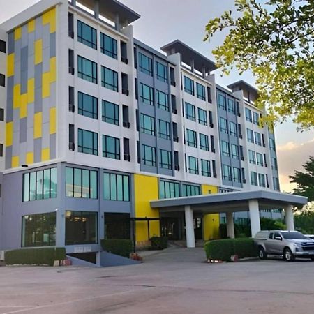 S Tara Grand Hotell Surat Thani Exteriör bild