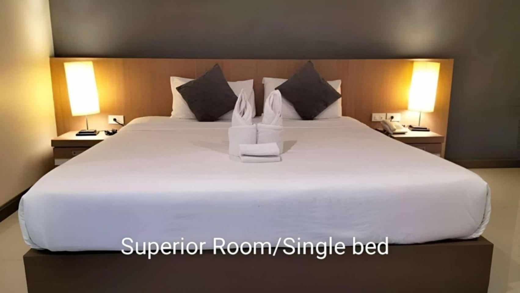 S Tara Grand Hotell Surat Thani Exteriör bild