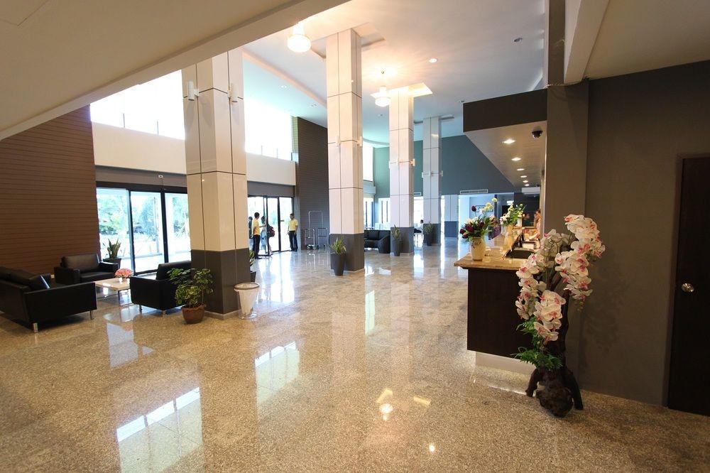 S Tara Grand Hotell Surat Thani Exteriör bild