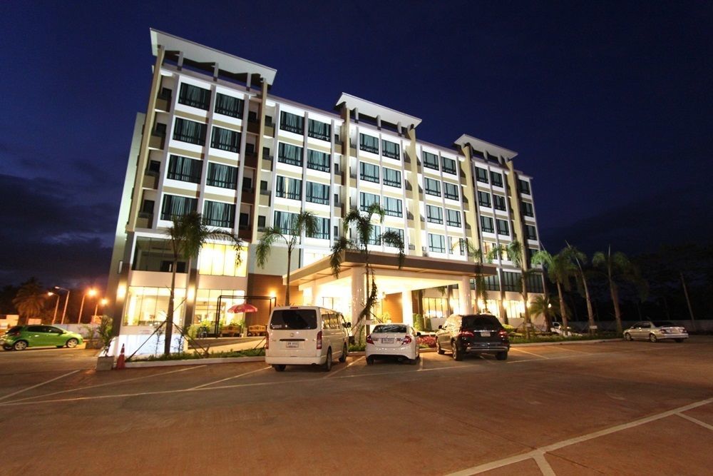S Tara Grand Hotell Surat Thani Exteriör bild