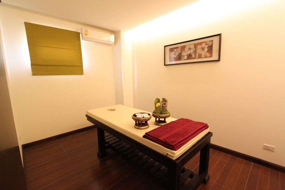 S Tara Grand Hotell Surat Thani Exteriör bild